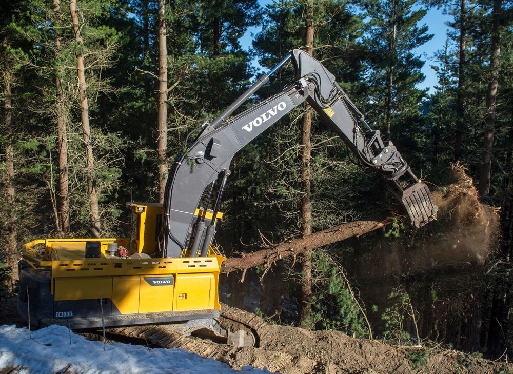 The Volvo EC300DL has all the strength and durability expected from a Volvo excavator, plus advanced features purpose-built for New Zealand. 