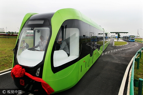First railless train unveiled in CRRC Zhuzhou