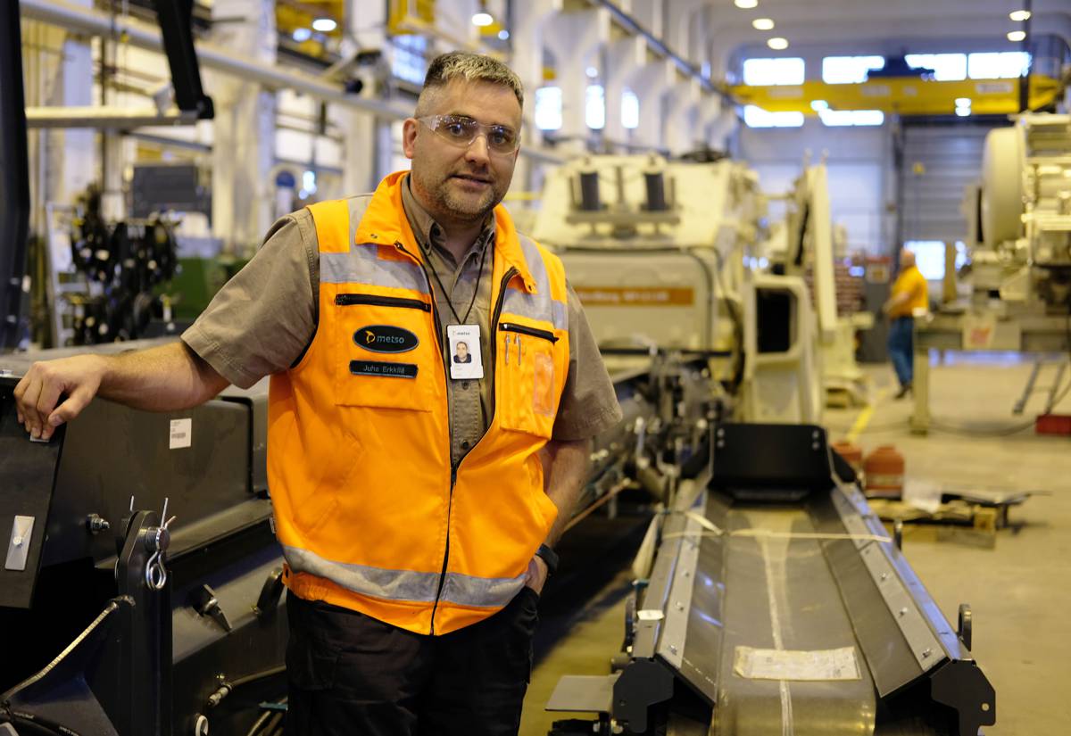 Juha Erkkilä, manager of Speedline 2 project, is pleased with the spaciousness of the new assembly line.