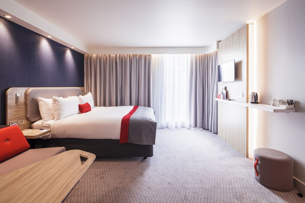 Chapman Taylor’s new 220 bedroom Holiday Inn Express, built off-site from purpose built steel shipping containers, has been completed at Manchester’s Trafford City. It is the first hotel in the North West to be built using this particular type of volumetric modular construction.