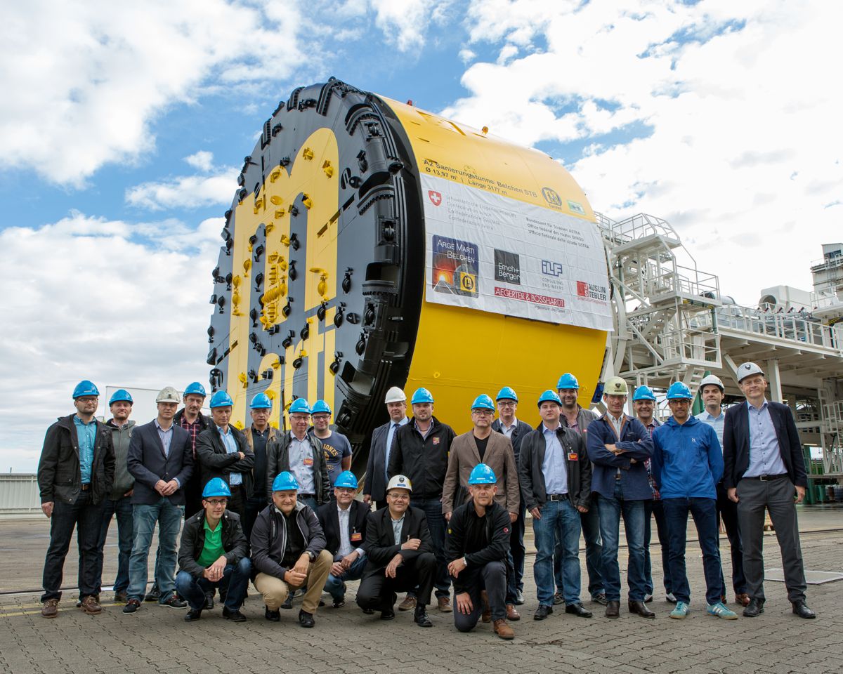 The tunnel boring machine for the Belchen rehabilitation tunnel was handed over to the project managers of Marti Tunnelbau AG in mid-September 2015 at the Herrenknecht plant in Schwanau. With a diameter of 13.91 meters it is the largest Single Shield TBM ever built by Herrenknecht.