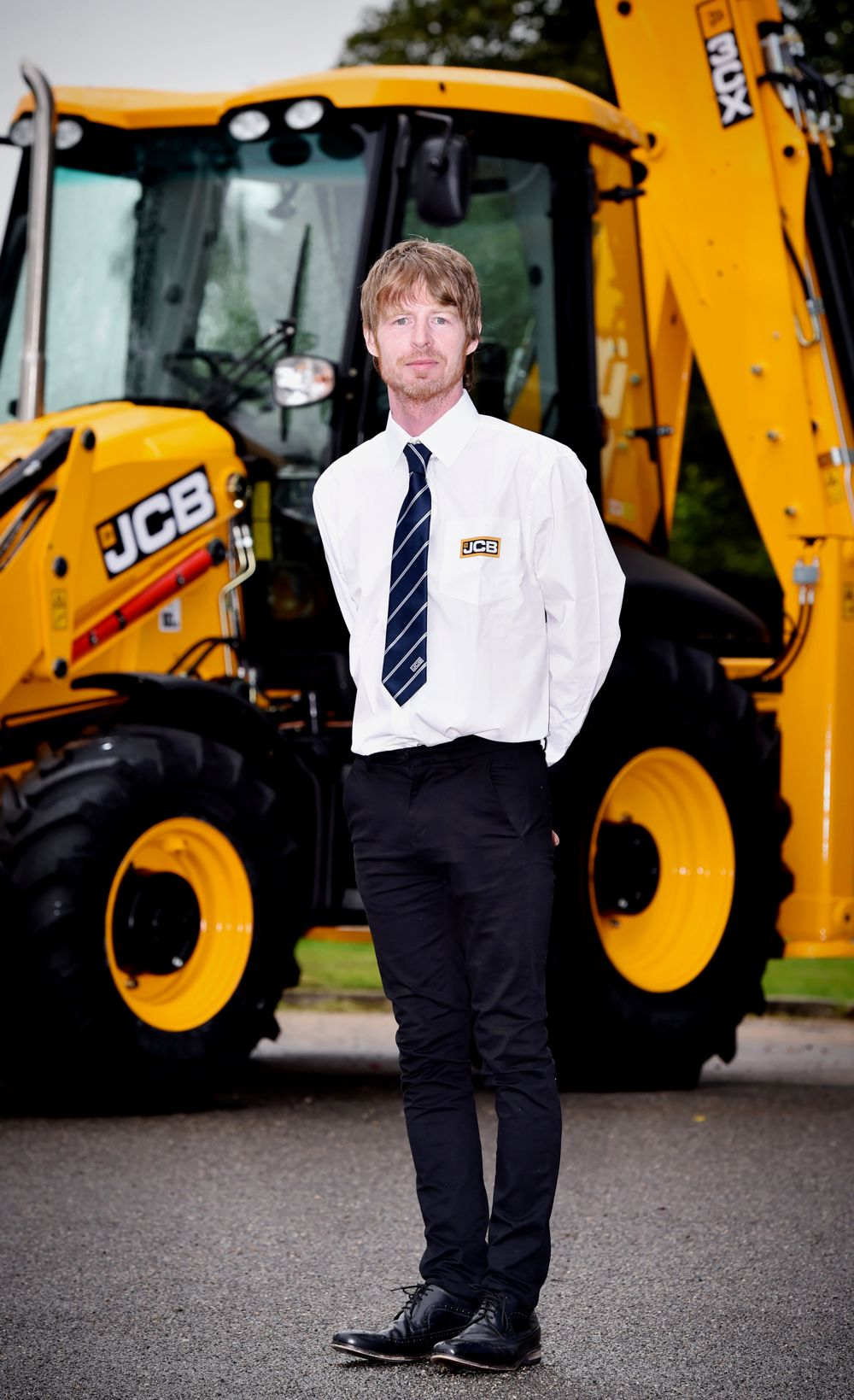 Former pub manager Joe Fee starts his new career as an apprentice at JCB.