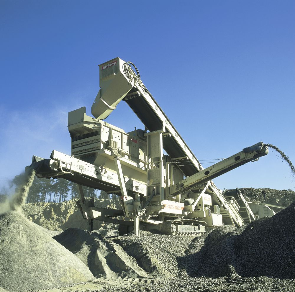 Lokotrack cone plant LT1100, equipped with a screen, has been historically one of the most popular models in Germany. This unit was crushing in a quarry near Osnabrück around the year 2001.