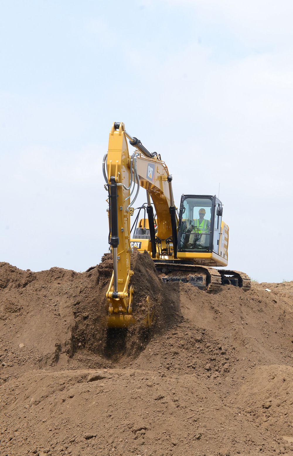 Three Next Generation 20-ton size class excavators from Caterpillar—the 320 GC, 320 and 323—increase operating efficiency, lower fuel and maintenance costs, and improve operator comfort compared to previous models. 