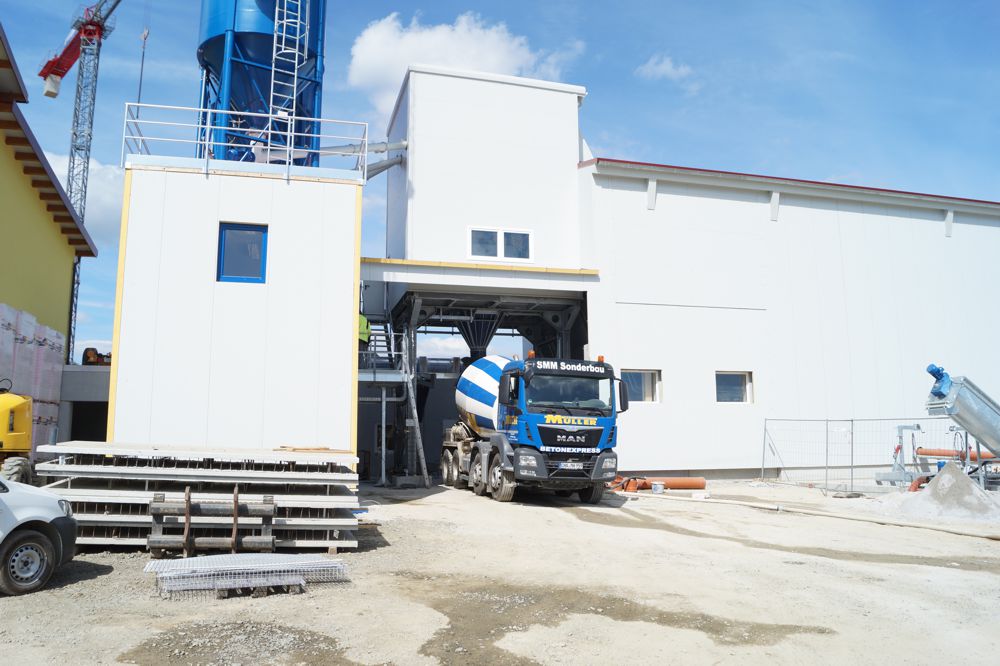 SMM Sonderbau commissions a new CBS 100 SL Elba concrete mixing plant 