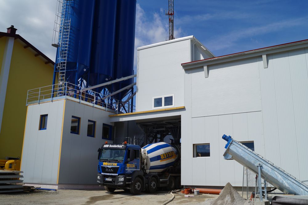 SMM Sonderbau commissions a new CBS 100 SL Elba concrete mixing plant