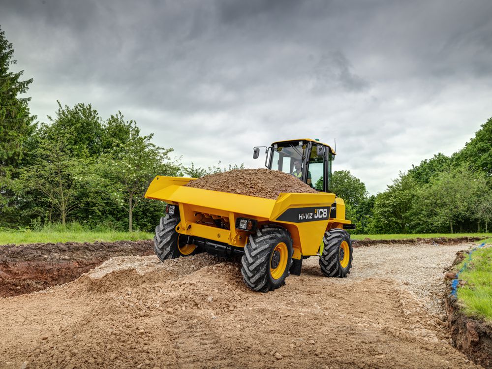 JCB celebrates the New Year with a 3.9% pay rise for their employees