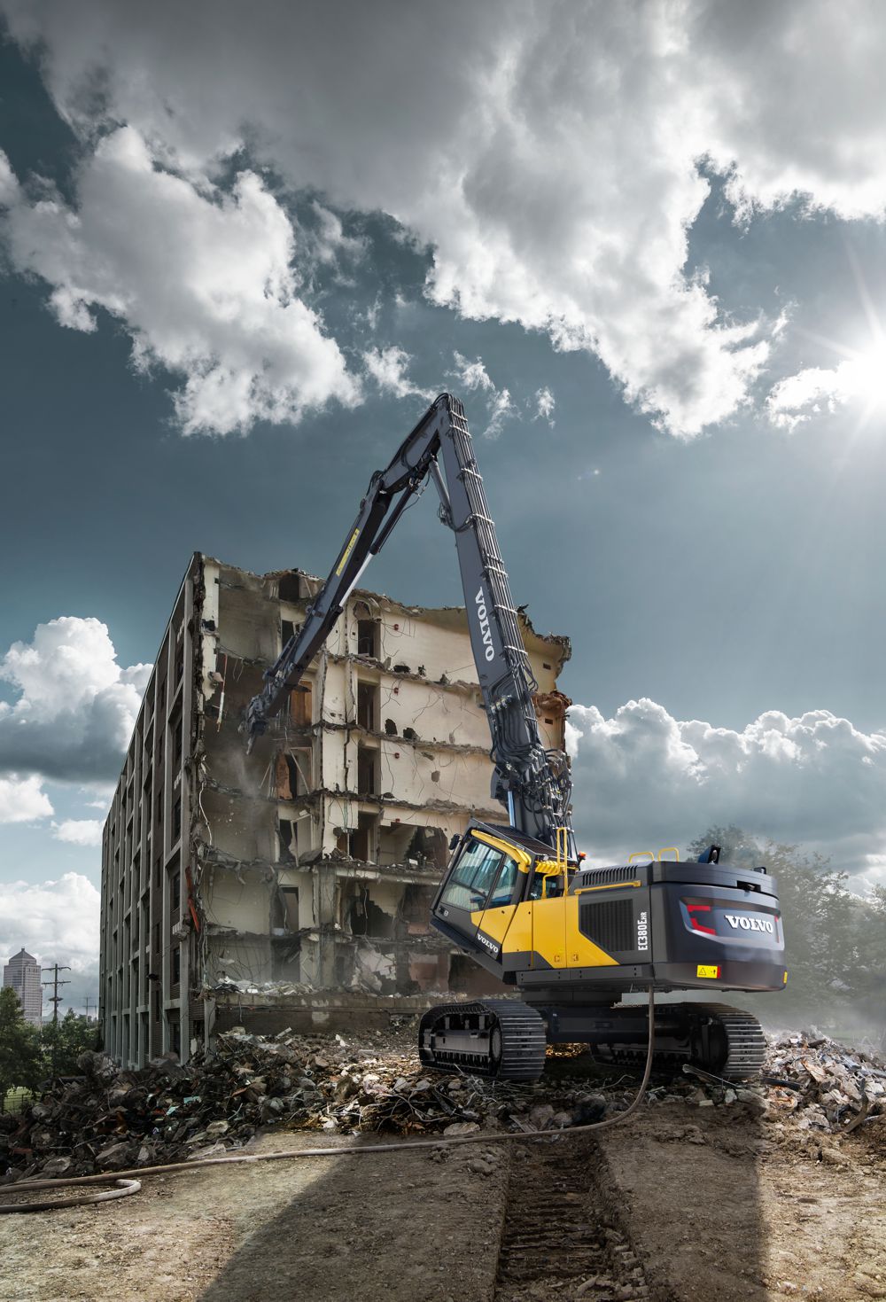 Volvo extends lifetime warranty to cover demolition and wheeled excavators
