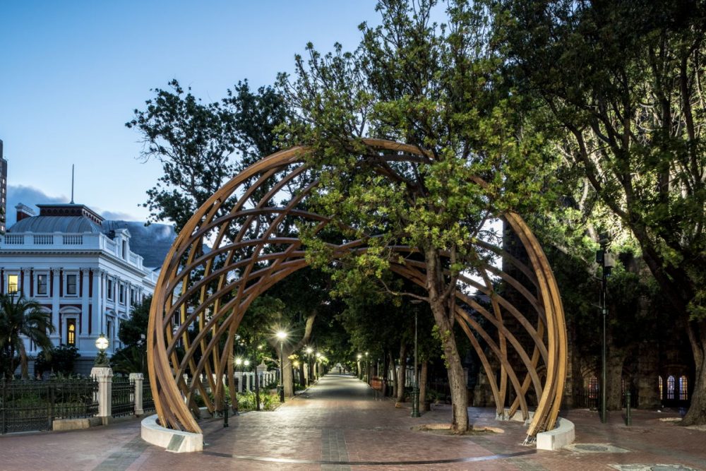 The Arch for Arch stands as a tribute to the human rights activist and Nobel Peace Prize Laureate Archbishop Desmond Tutu, affectionately known as “Arch” by fellow South Africans, as well as a monument to peace and democracy.