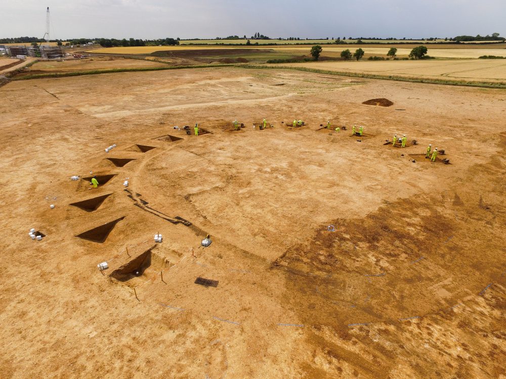 Neolithic henge monument being excavated for A14C2H (c) Highways England, courtesy of MOLA Headland Infrastructure