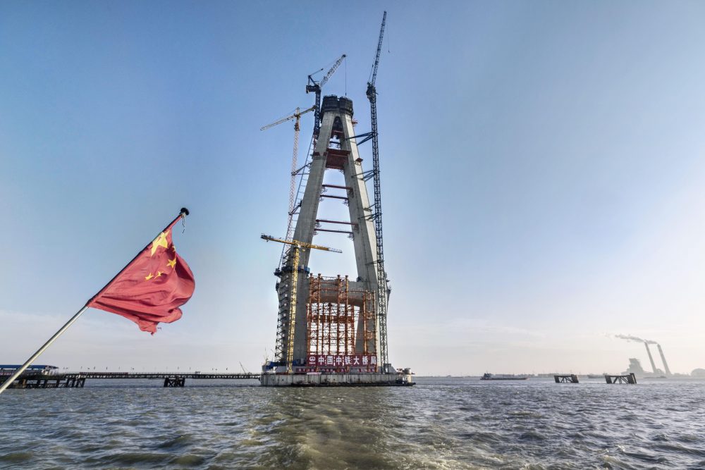 China's Shanghai-Nantong Yangtze River Bridge built using Doka automatic climbing formwork