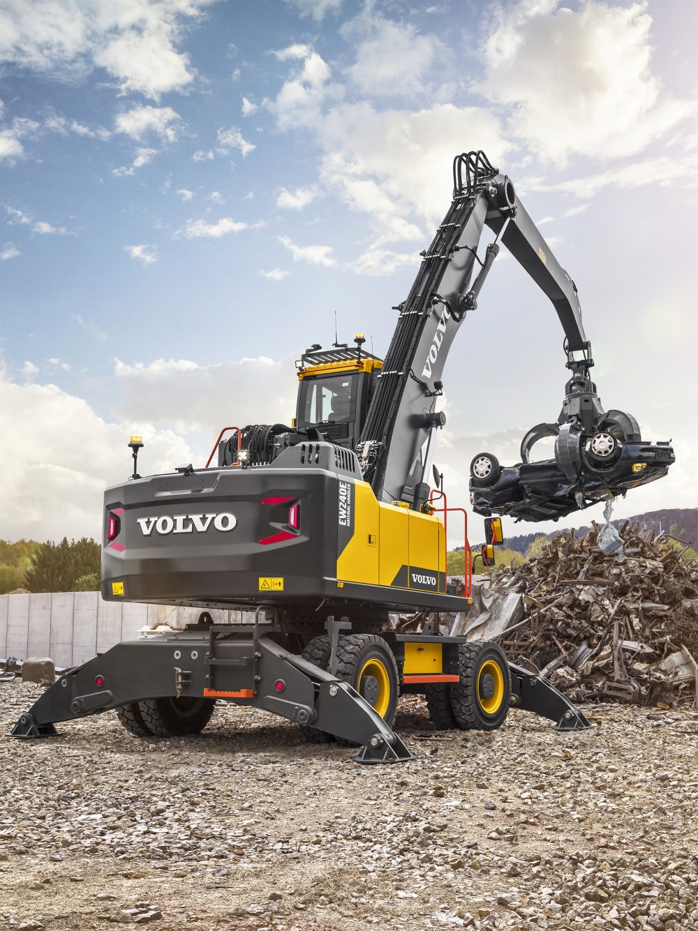 Volvo introduces the EW240E their strongest and most innovative material handler