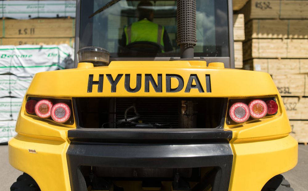Shipping company Scotline gets a lift with 20 new Hyundai Forklifts