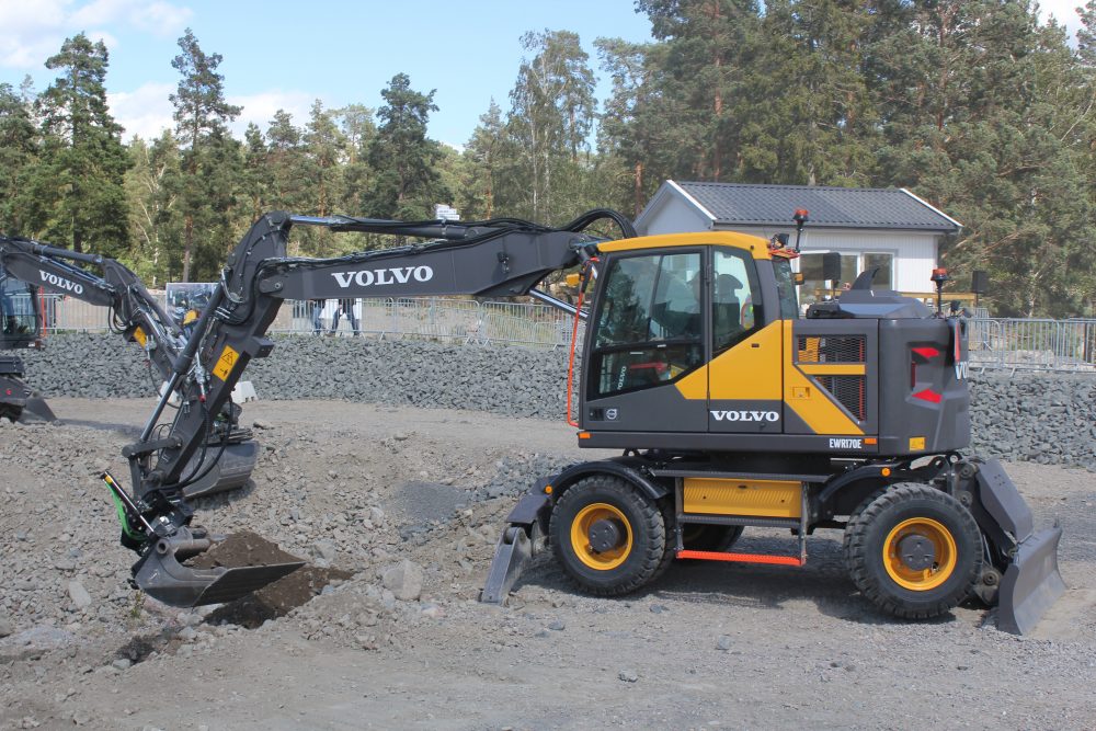 Volvo celebrates 60 years of Construction machinery demonstrations