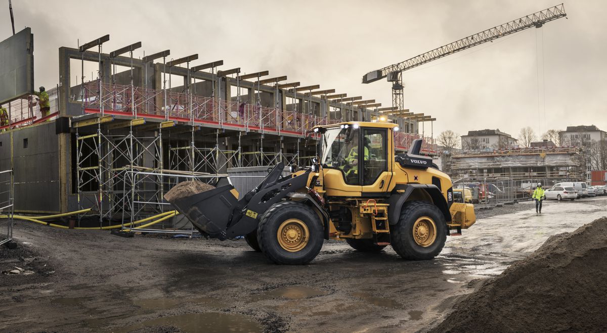 Volvo updates mid-size Loaders to deliver 25 percent greater fuel efficiency