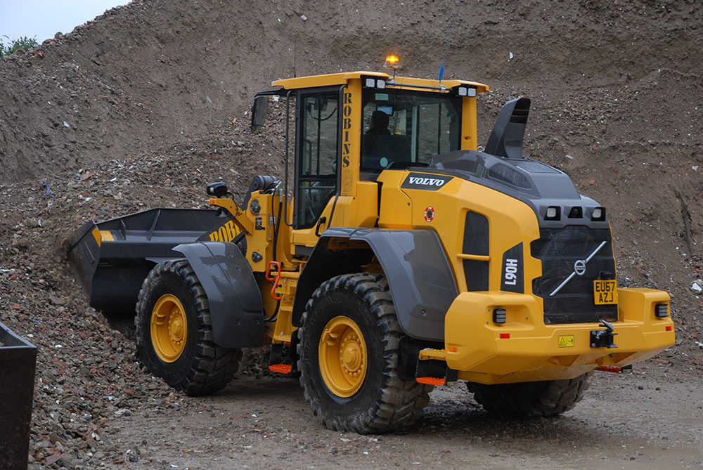 Volvo L90H is the loading shovel of choice for Robins of Herstmonceux Chalk Pit