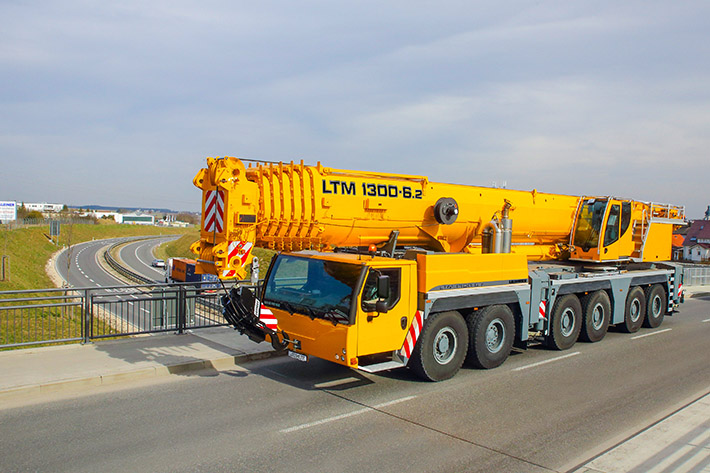 Liebherr mobile crane LTM 1300-6.2 with innovative single-engine concept provides particular high load capacities, which is ideal for erecting tower cranes.