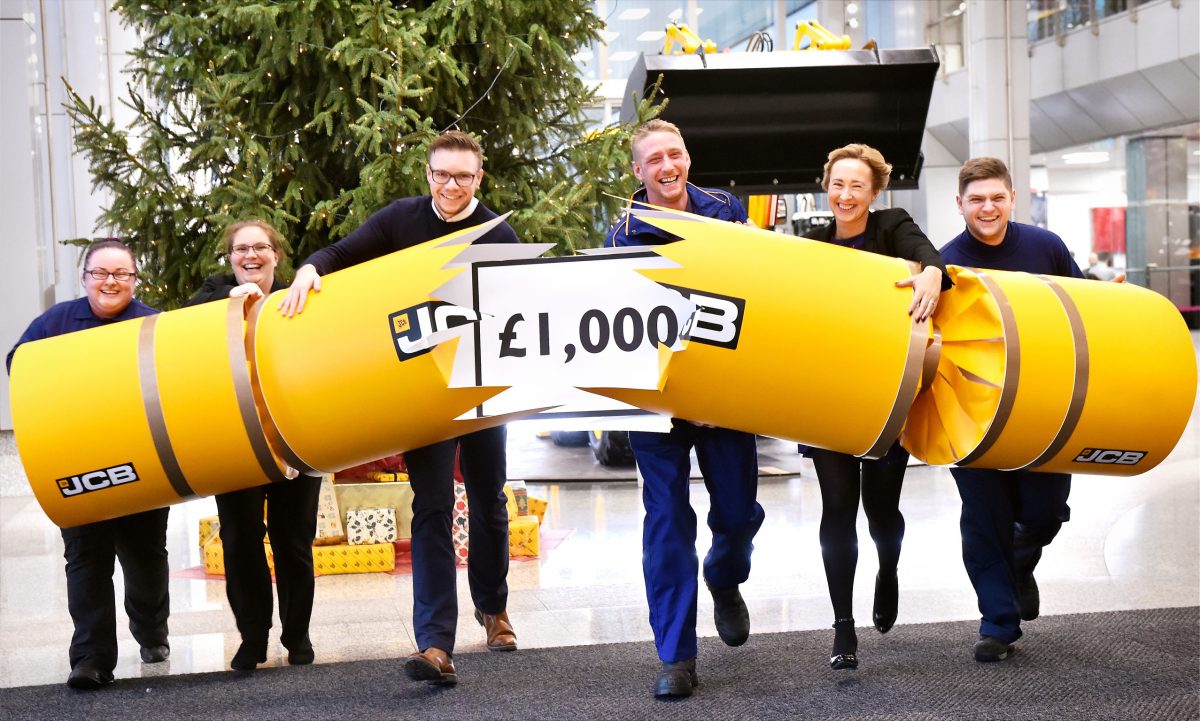 £1,000 Christmas BONUS tops off a strong year for JCB