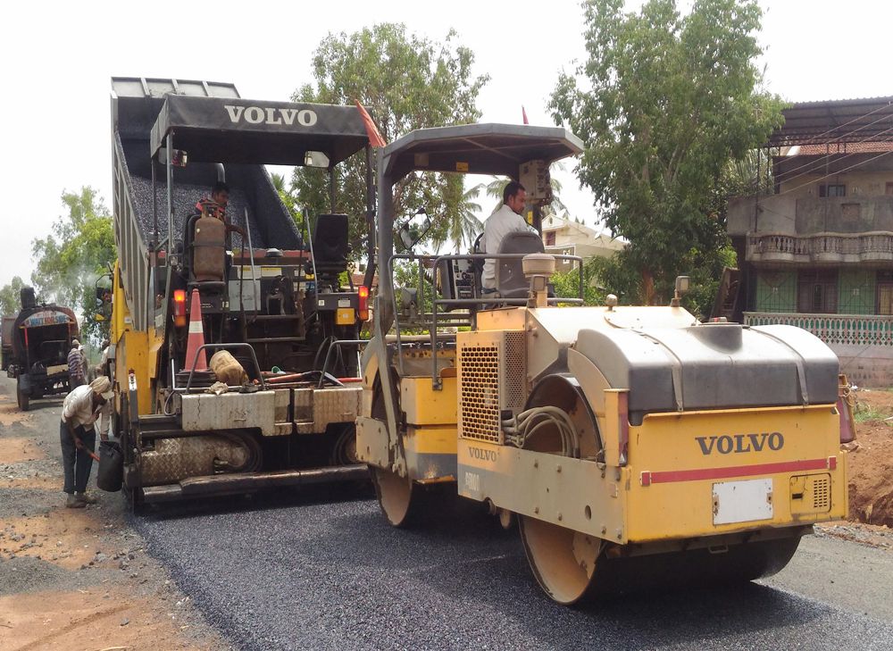 The Volvo P4370B paver completed the large construction project in just four months.