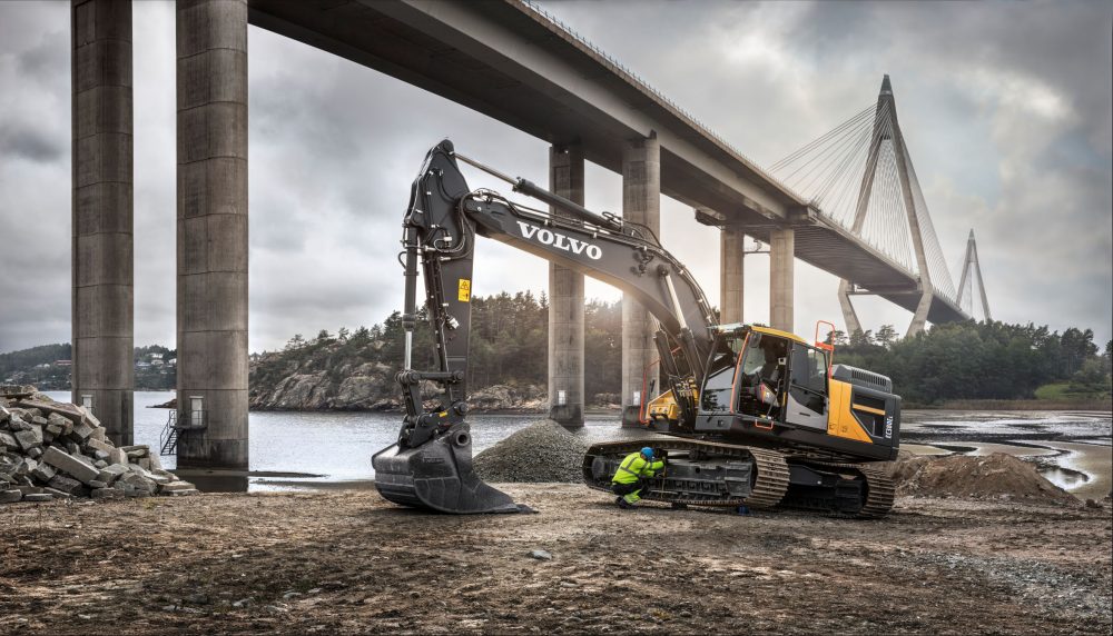 VolvoCE launches Volvo Services in China