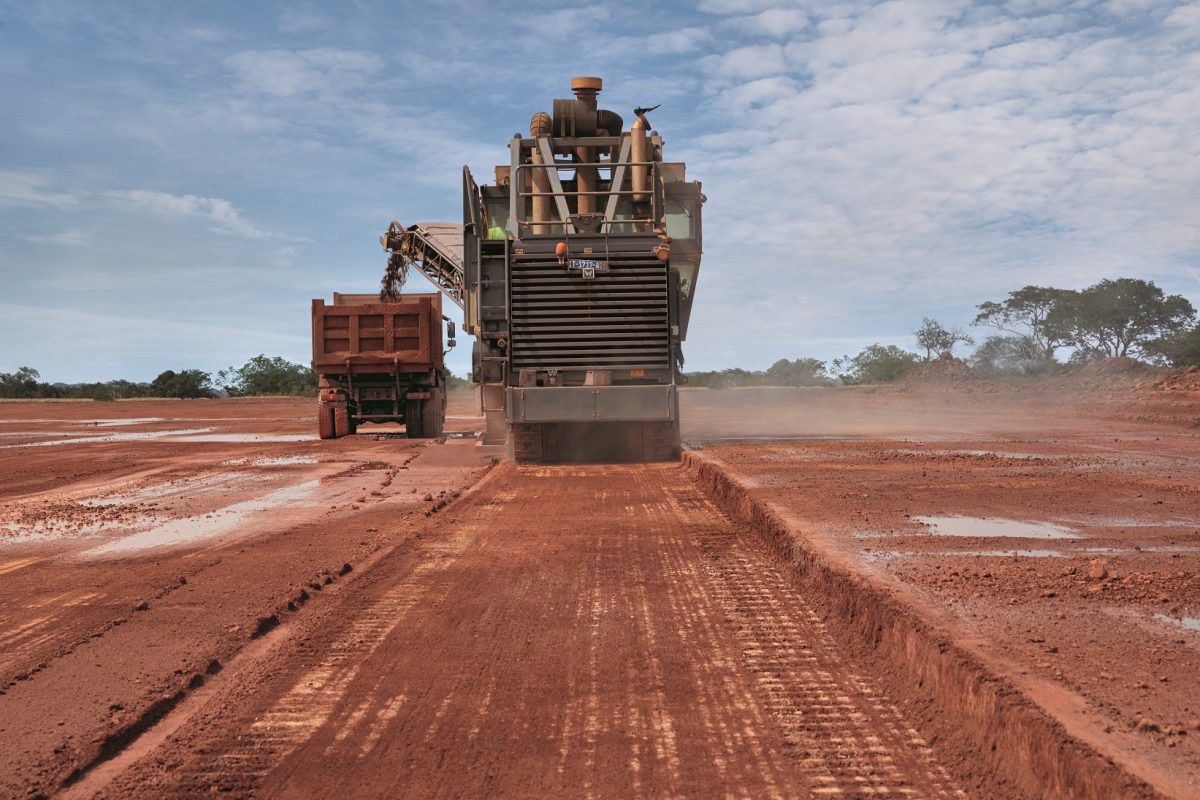 Wirtgen surface miners can do much more than just extract pay minerals. In Guinea, they are also used to open routes and develop the infrastructure around the mines.