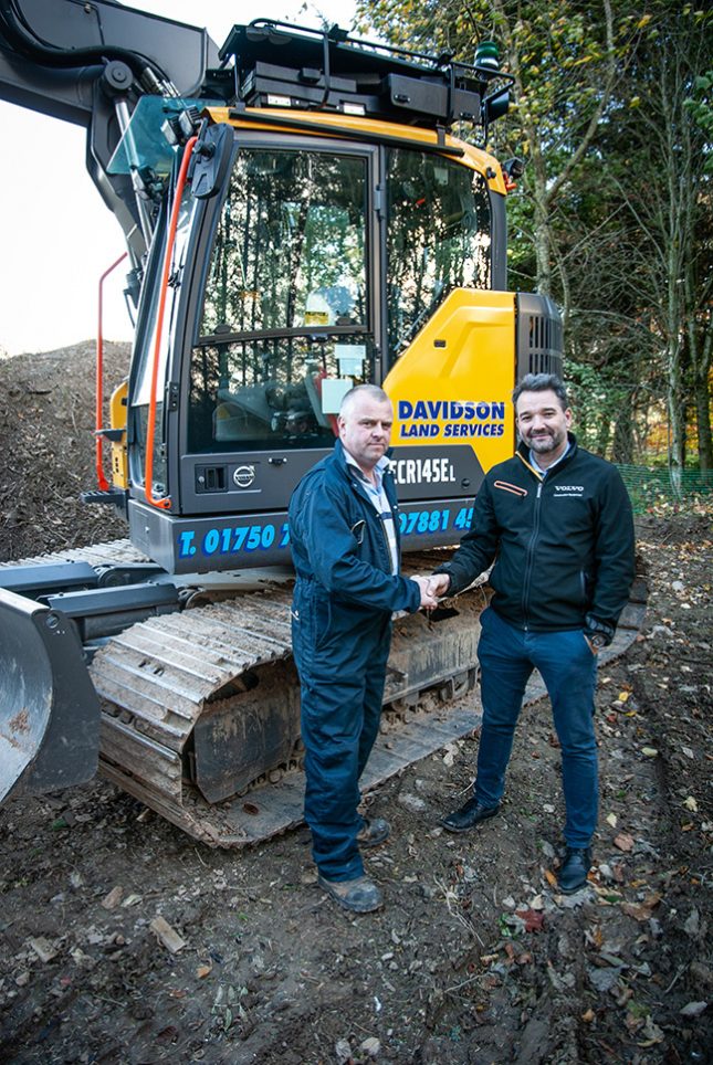 The Christmas Tree approach inspires Land Services to opt for a Volvo ECR145E Excavator