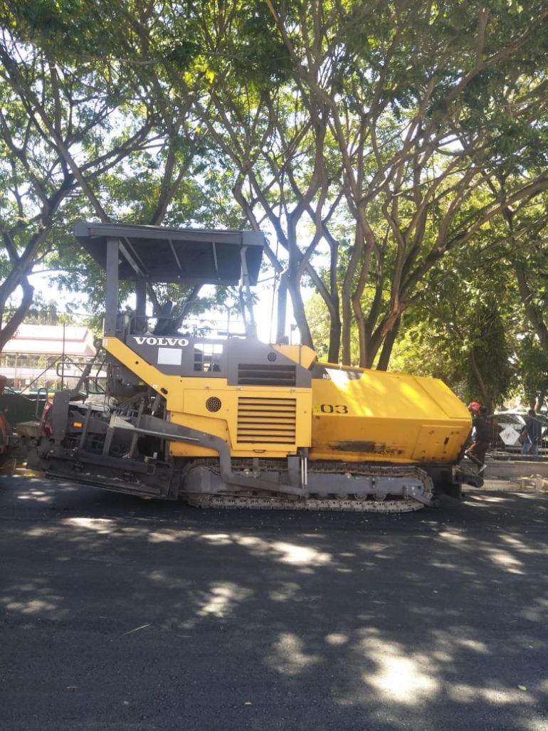 Relief for Central Sulawesi roads thanks to Volvo Pavers