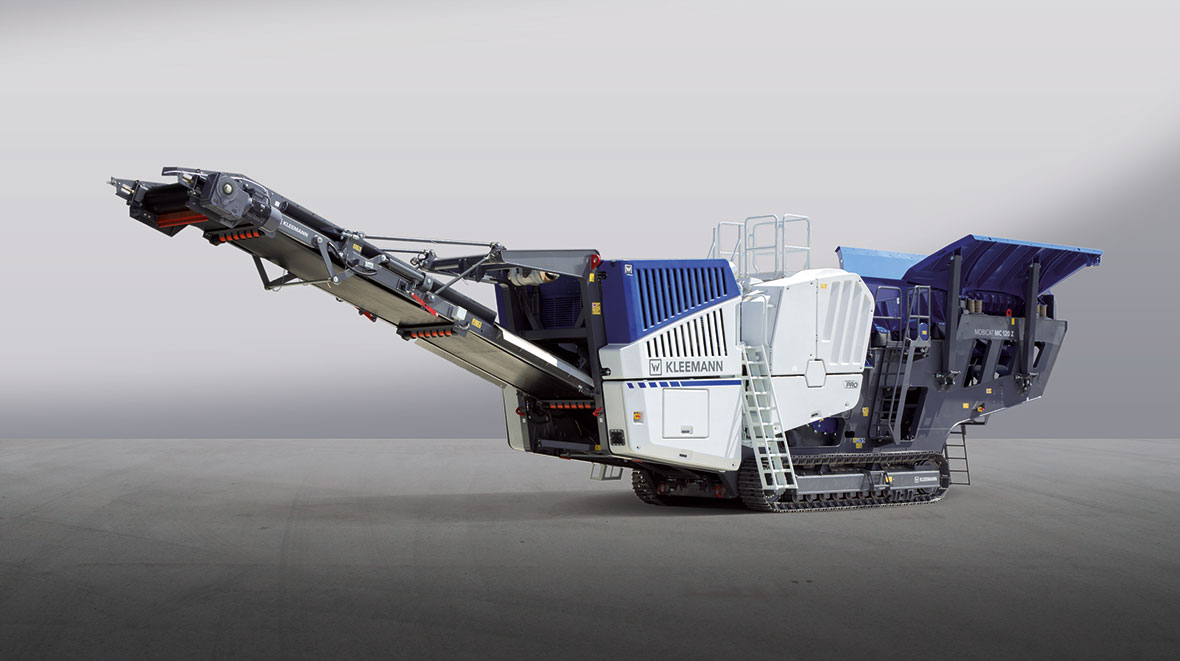 The mobile jaw crusher MOBICAT The MC 120 Z PRO is robust and efficient.